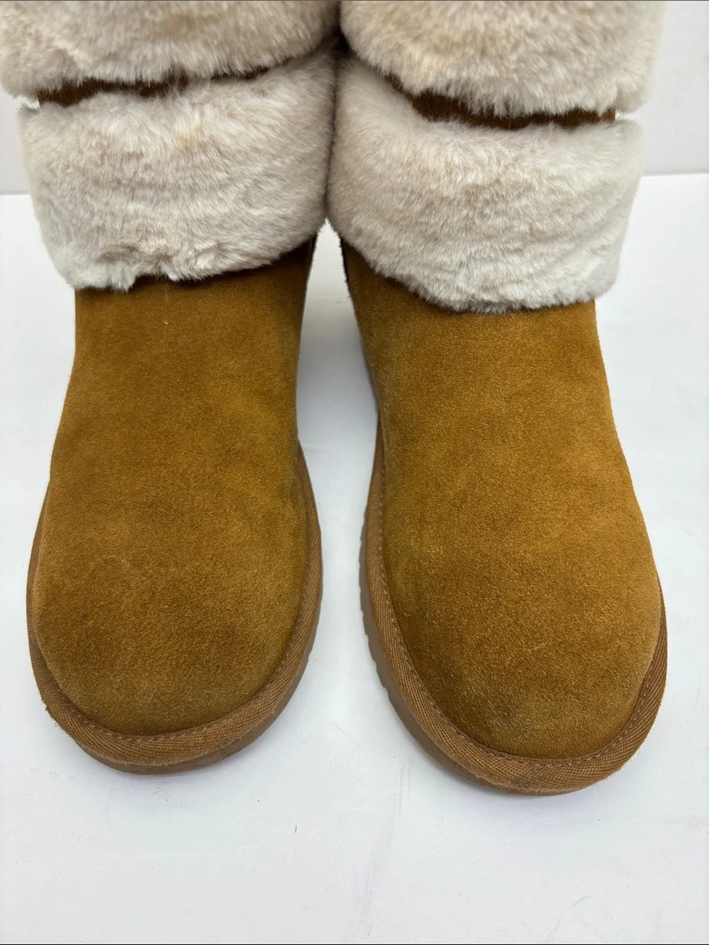 Koolaburra by Ugg Cozy boots, SZ 8, box 75